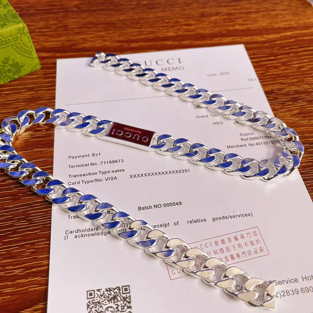 Collana Gucci Vintage con Logo Rosso e Maglia Gourmette