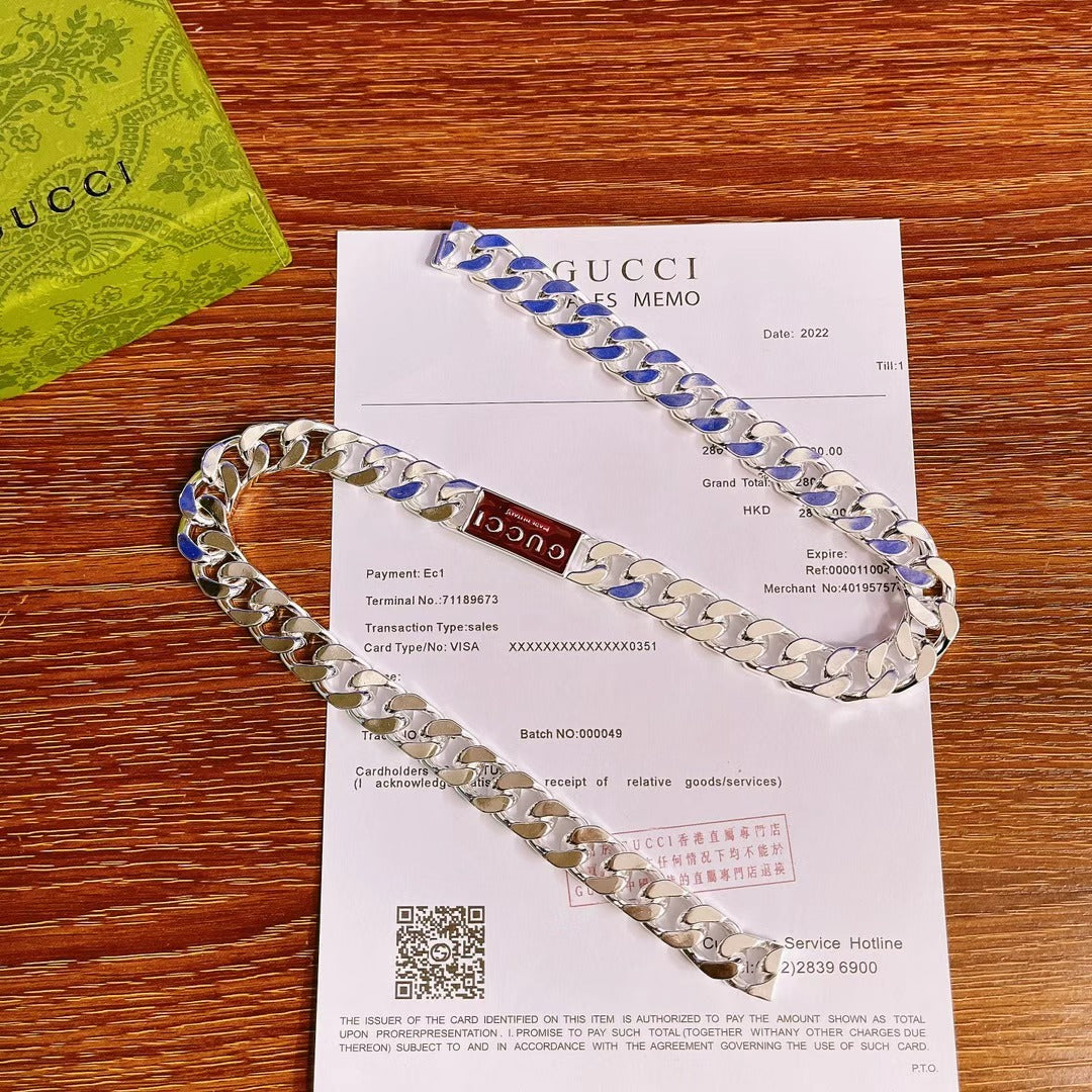 Collana Gucci Vintage con Logo Rosso e Maglia Gourmette