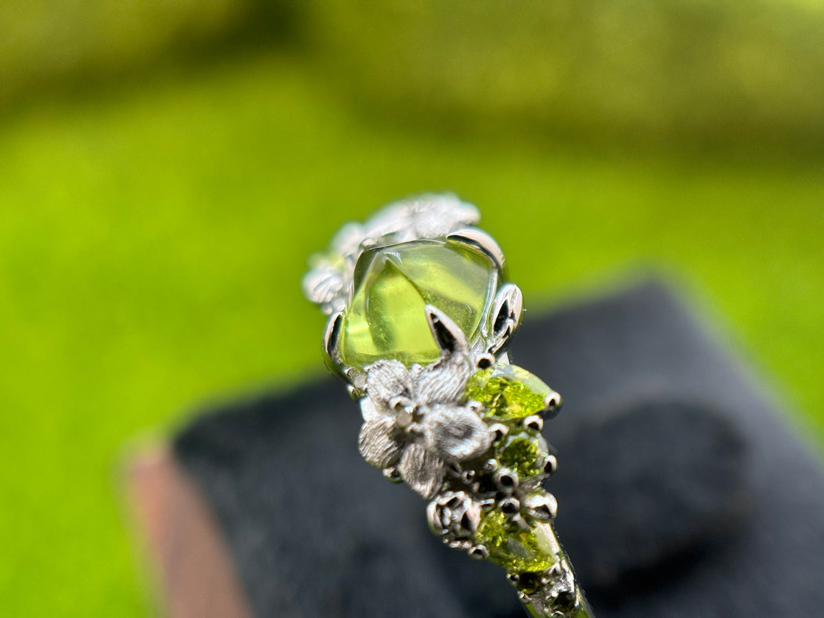 Floral Botanical Olive Green Gemstone Ring – 925 Sterling Silver Rhodium Plated